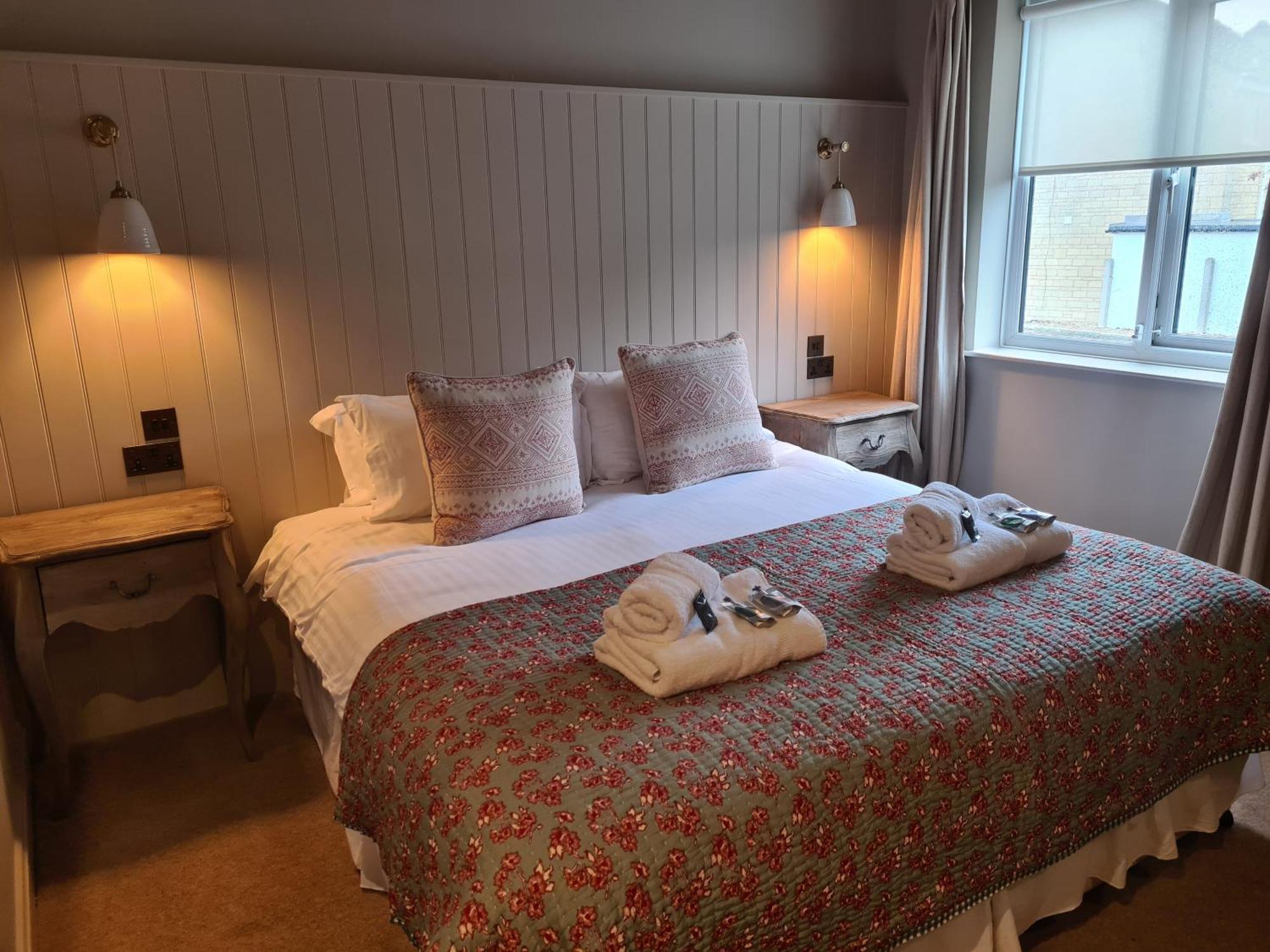 Priory Inn Tetbury Esterno foto