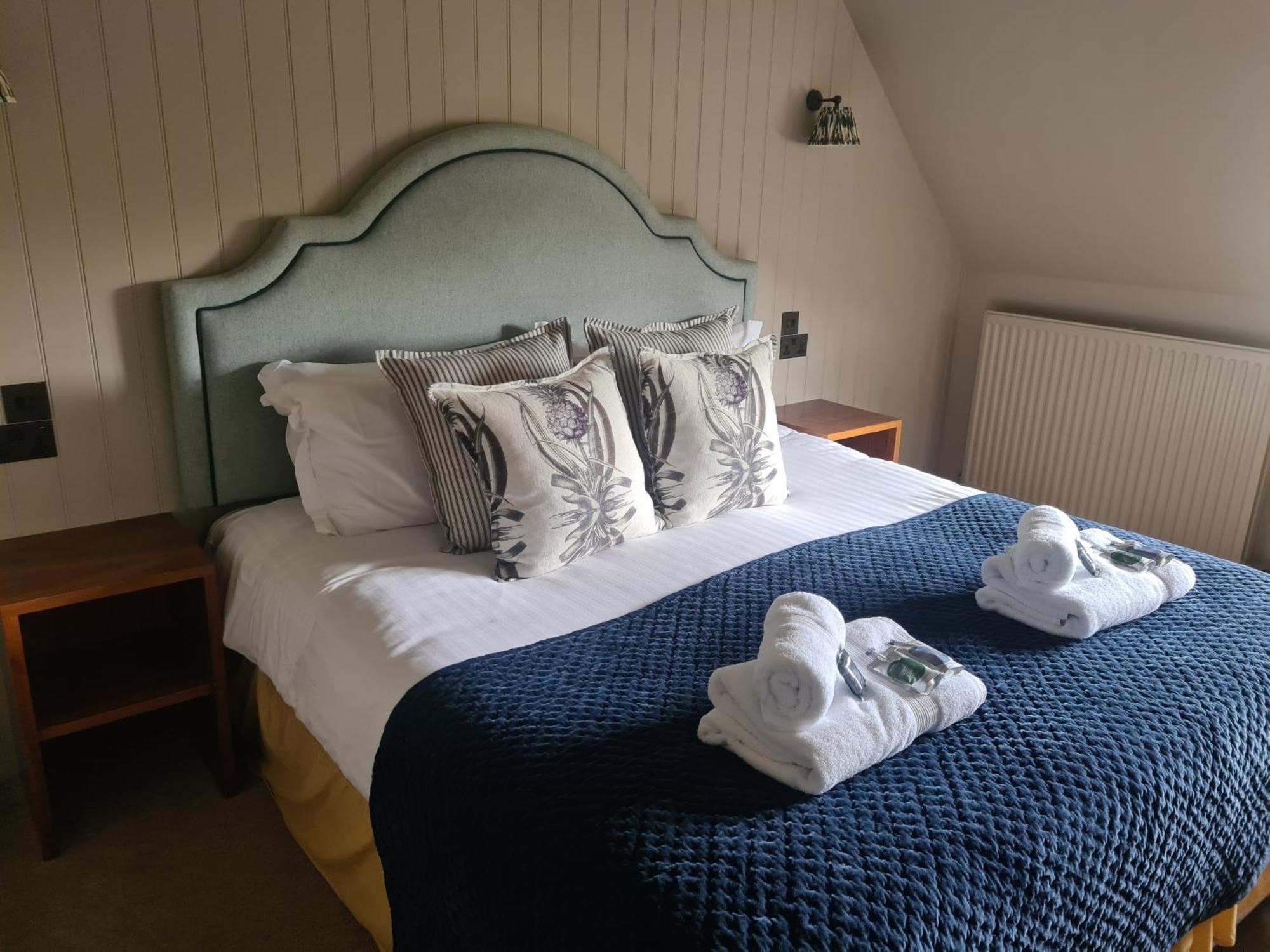 Priory Inn Tetbury Esterno foto
