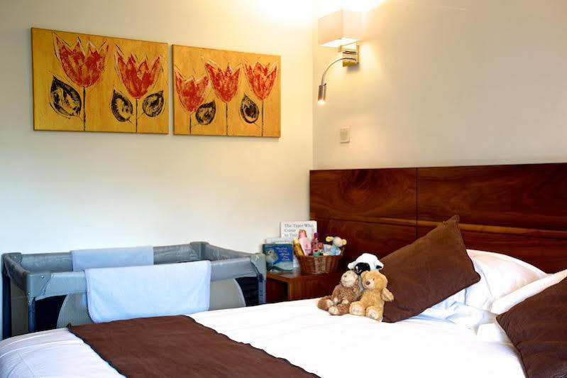 Priory Inn Tetbury Esterno foto